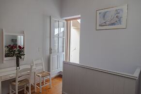 Kasteli Suites