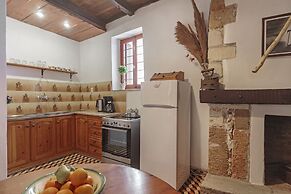 Kasteli Suites