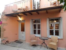 Kasteli Suites