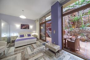 Kasteli Suites