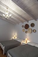 Kasteli Suites