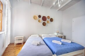 Kasteli Suites