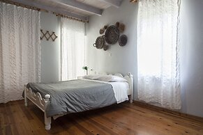 Kasteli Suites