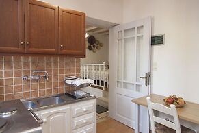 Kasteli Suites