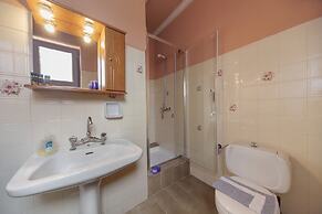 Kasteli Suites