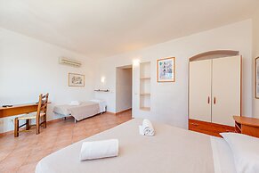 Hotel Villa Piras