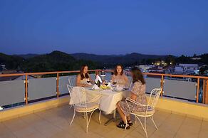 Neda Hotel