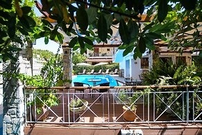 Neda Hotel