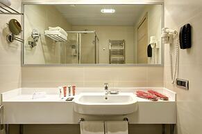 iQ Hotel Roma