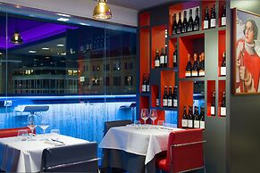 iQ Hotel Roma