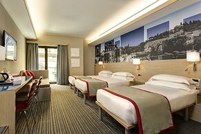 iQ Hotel Roma