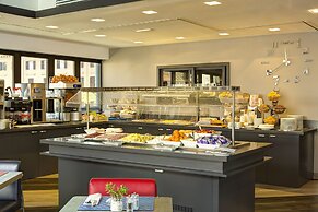 iQ Hotel Roma