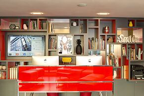 iQ Hotel Roma