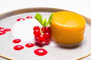 iQ Hotel Roma