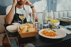 iQ Hotel Roma