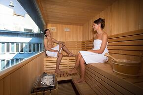 iQ Hotel Roma