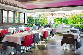 iQ Hotel Roma