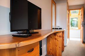 Peninsula Petit Hotel