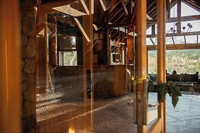 Peninsula Petit Hotel