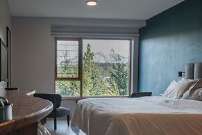 Peninsula Petit Hotel