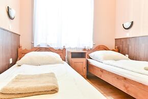 Corvin Point Rooms and Apartments