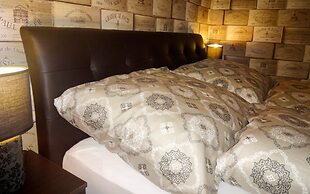 Corvin Point Rooms and Apartments
