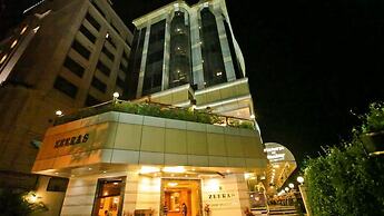 Hotel Zeeras