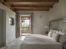 Kinsterna Hotel