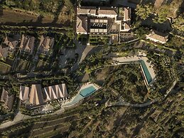Kinsterna Hotel