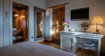 Kinsterna Hotel