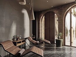 Kinsterna Hotel