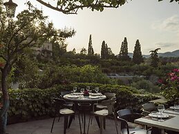 Kinsterna Hotel