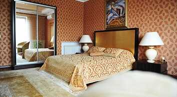 Diplomat Club Hotel
