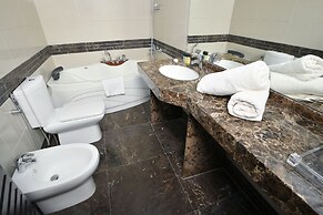 Hollywood Inn Hotel
