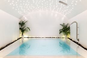 Avant Garde Suites