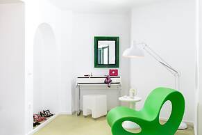 Avant Garde Suites