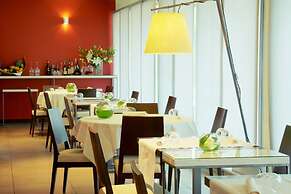 Red's Redaelli Hotel