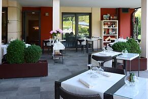 Red's Redaelli Hotel
