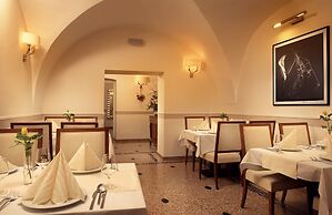 Hotel Ambassador