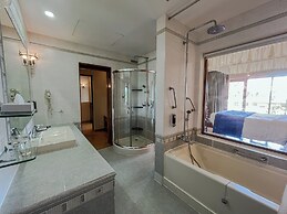Acron Candolim Regina