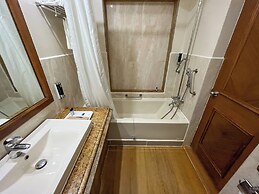 Acron Candolim Regina