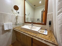 Acron Candolim Regina