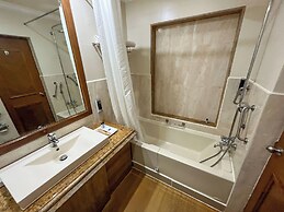 Acron Candolim Regina
