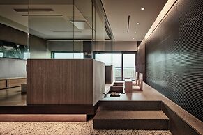 Kolon Hotel