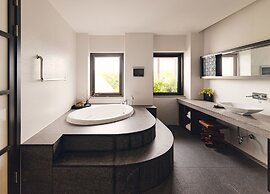 Kolon Hotel