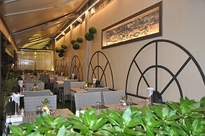 Cavour 30TRE - Hotel Moderno