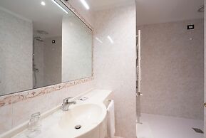 Cavour 30TRE - Hotel Moderno