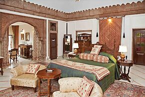 WelcomHeritage Bal Samand Lake Palace