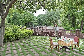 WelcomHeritage Bal Samand Lake Palace