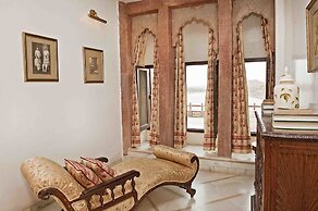 WelcomHeritage Bal Samand Lake Palace